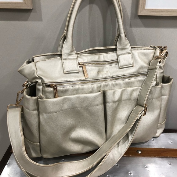 honest everything tote